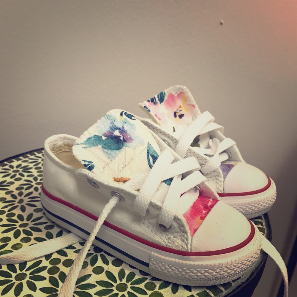 Classic custom converse sneakers. Baby girl 6